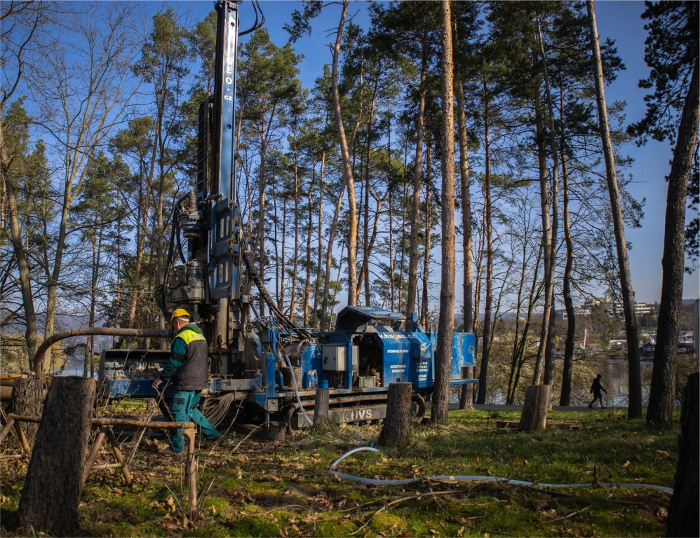 Bystrc - vrtaná studna, hl. 50 m